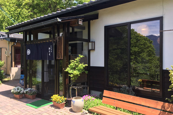 手打ちそばかたせ外観